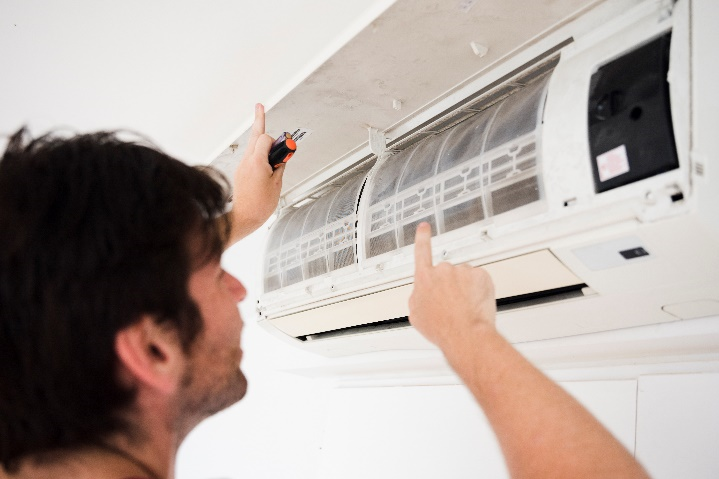 Instalação e manutenção de ar-condicionado a importância de realizá-las com  profissionais - Refrimec